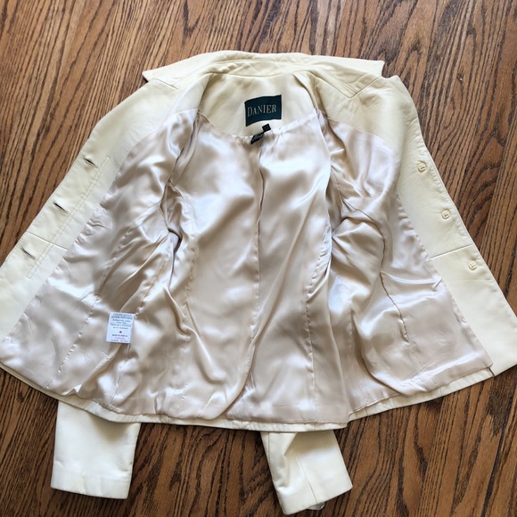**Rare** Danier Leather Jacket - Size S (4-6) - Picture 10 of 11